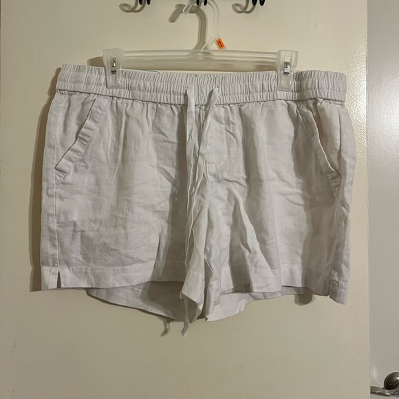 NWT Old Navy White Linen Shorts Size Large - Picture 2 of 2